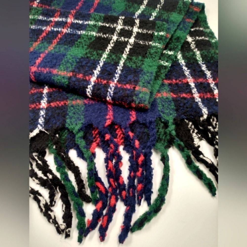 Old Navy Plaid Fringe Large Scarf Wrap Shawl Throw NWT Home Decor - Picture 6 of 10